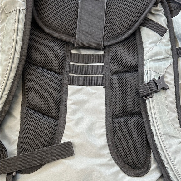 Ozark Trail Multi-Compartment Gray Backpack - Picture 7 of 8